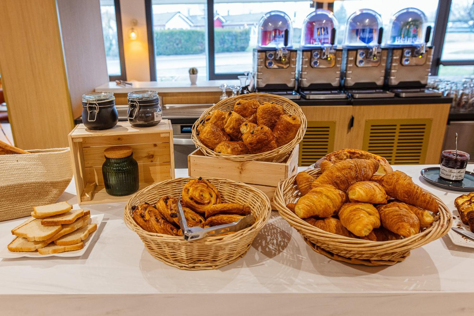 B Hotel Troyes Aeroport La Chapelle-Saint-Luc Экстерьер фото